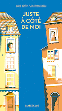 Juste à côté de moi